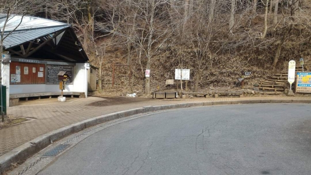 ヤビツ峠の公衆トイレ