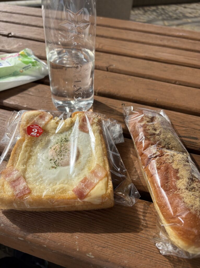 デイリーヤマザキで購入したパン